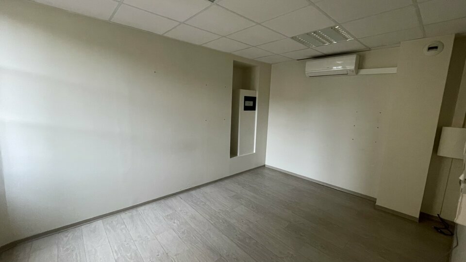 LOCATION-BUREAUX-GATTIERES-METROPOLE COMMERCES