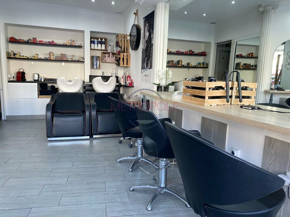 LOCATION-LOCAL COMMERCIAL--CAGNES-SUR-MER-METROPOLE COMMERCES