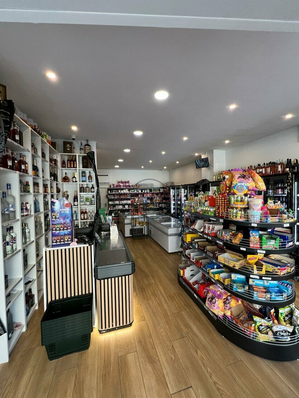 LOCATION-LOCAL COMMERCIAL--NICE-METROPOLE COMMERCES